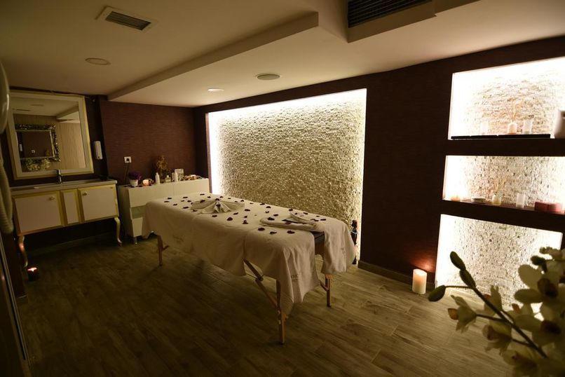 Diamond Royal Hotel - 4