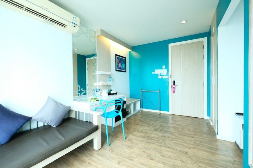 SUNDAY BEACHFRONT VIEW (ex. D ATSEA) - 5