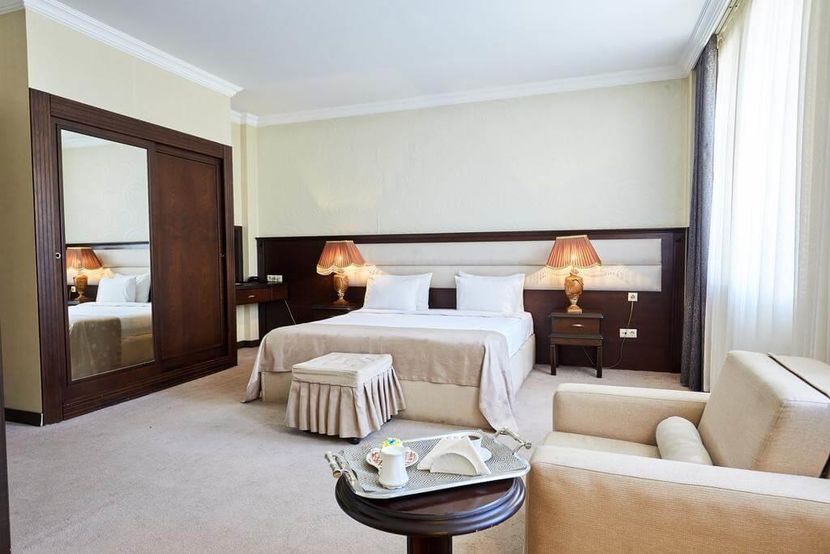 SMITH HOTEL - 2