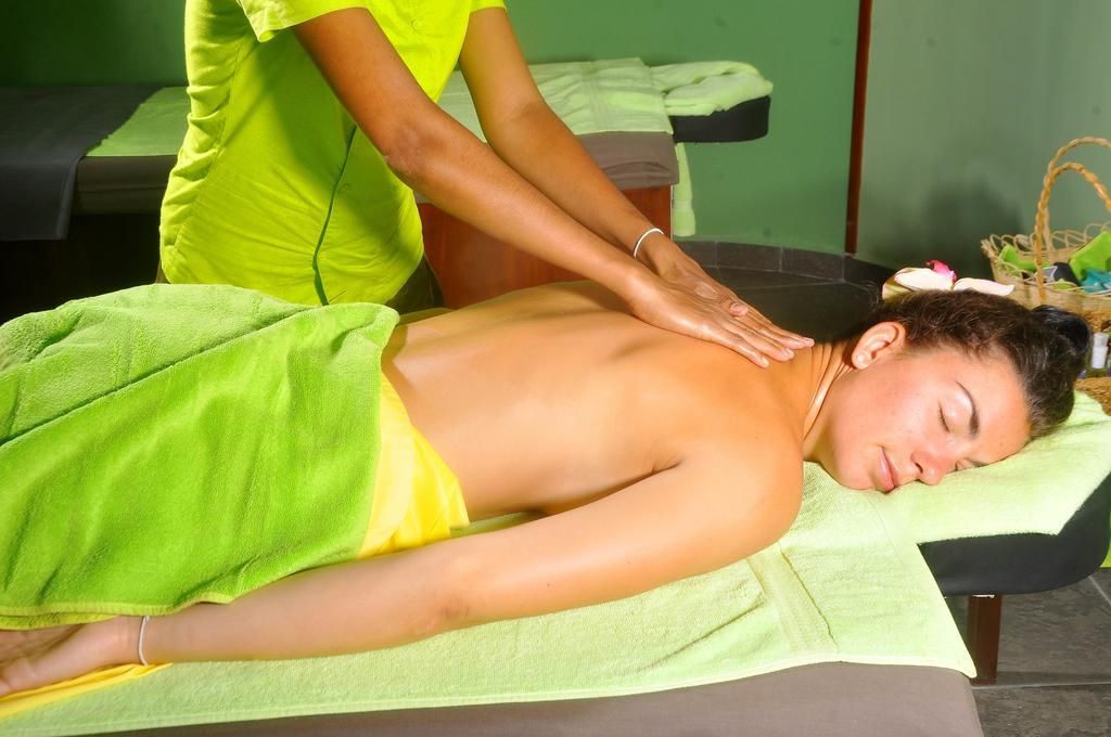 THE BEACH CABANAS  - 17