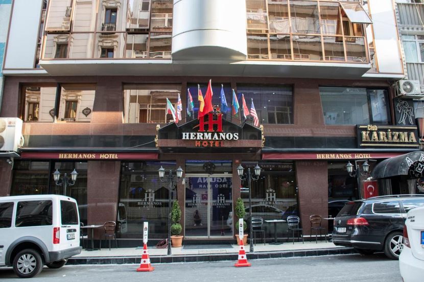 Hermanos Hotel - 1