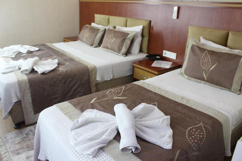 Hermanos Hotel - 5