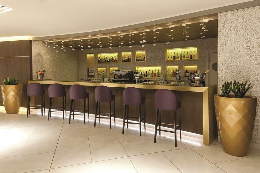 DOUBLE TREE BY HILTON HOTEL - 2