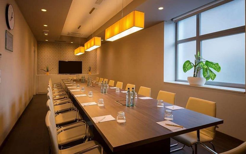 DOUBLE TREE BY HILTON HOTEL - 6
