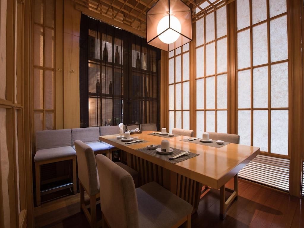 ROYAL INTERNATIONAL - 29