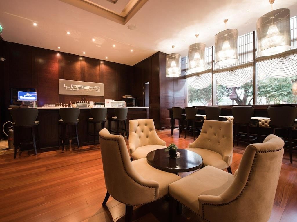 ROYAL INTERNATIONAL - 10