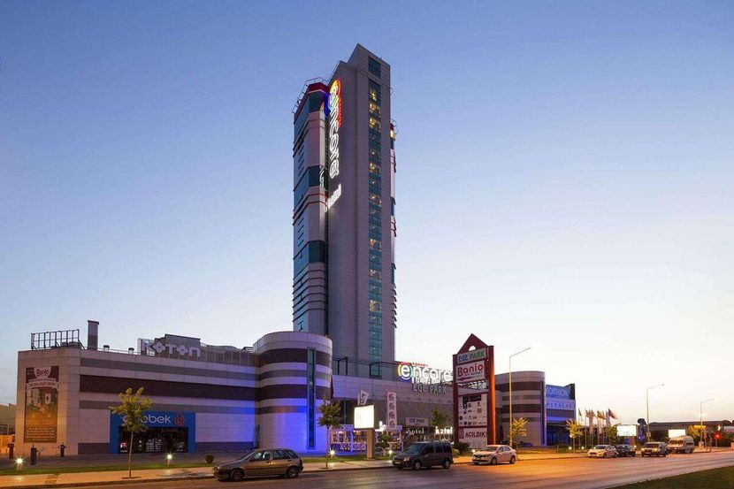 Ramada Encore by Wyndham İzmir - 1