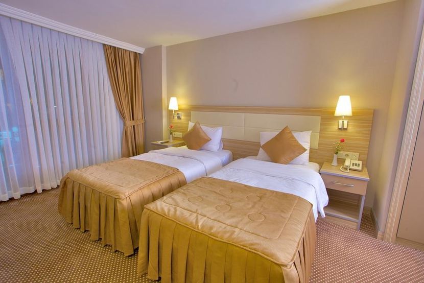 Emin Hotel - 4