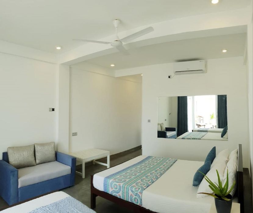 BLUE NOTE HOTEL - 2