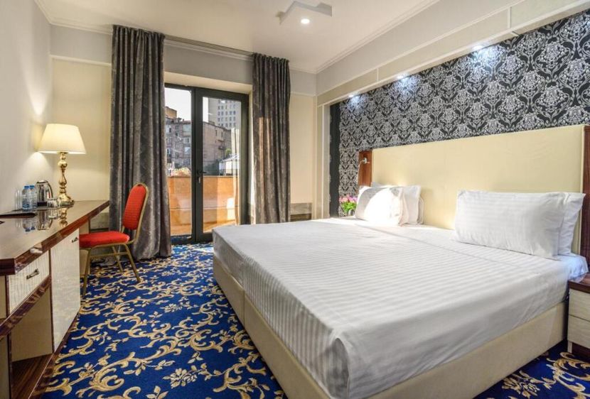 ROYAL PLAZA BY STELLAR HOTEL - 2