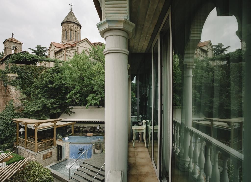 VINOTEL - 18