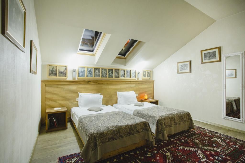 VINOTEL - 20