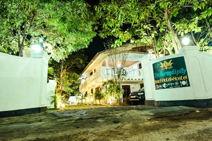 SERENDIPITY BEACH HOTEL - 1