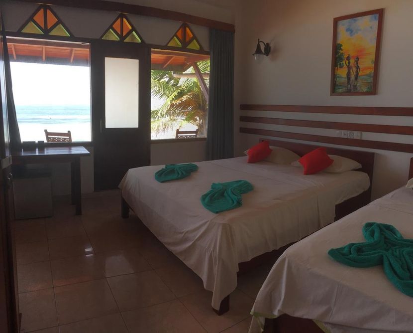 DRIFTERS HOTEL & BEACH RESTAURANT - 4