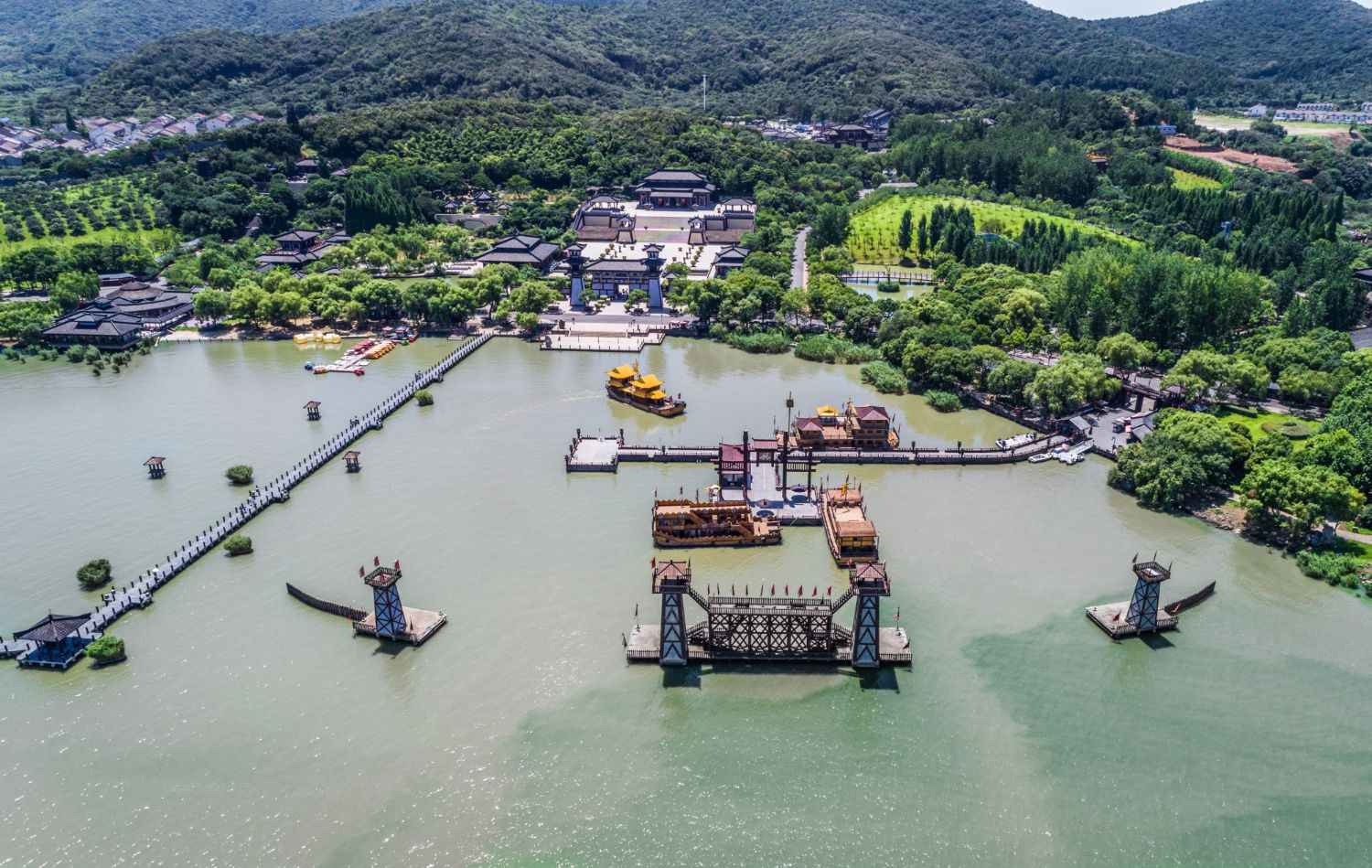 Тайфун «Калмаэги» обрушился на Вьетнам - 1