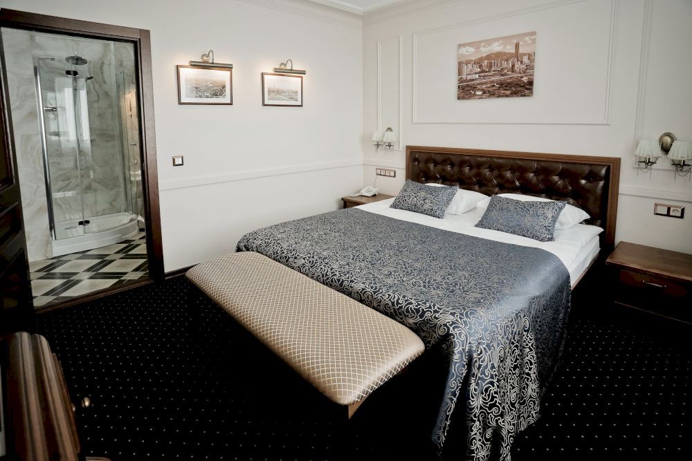 ОКТЯБРЬСКАЯ, гостиница - 38