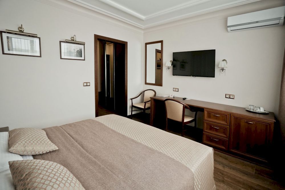 ОКТЯБРЬСКАЯ, гостиница - 35