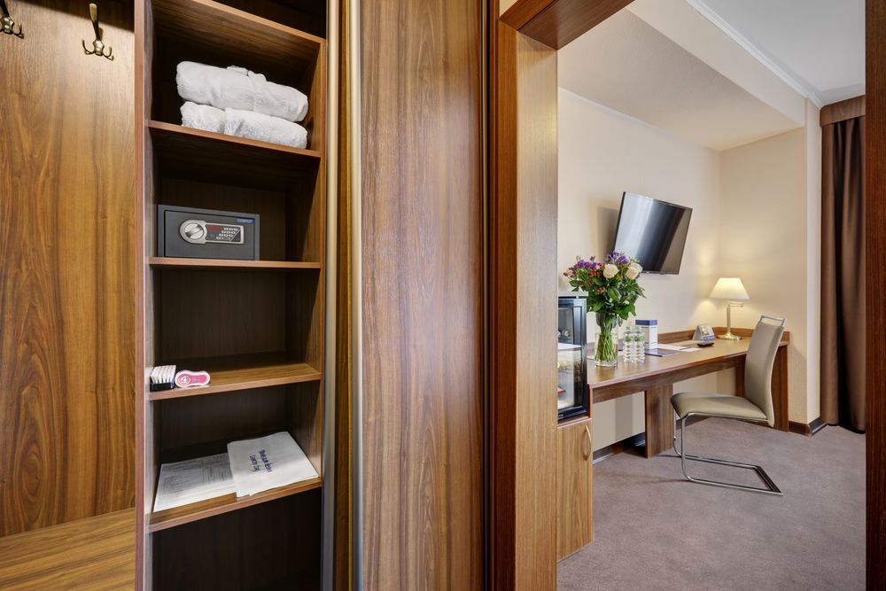 PARK TOWER HOTEL, гостиница - 27