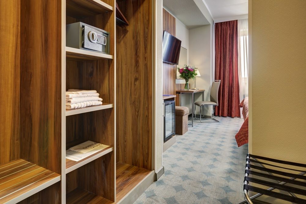 PARK TOWER HOTEL, гостиница - 24