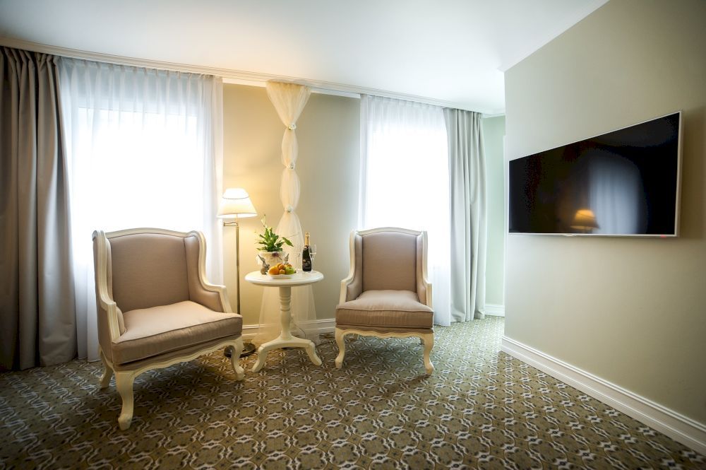 РЕНОМЕ ДИЗАЙН ОТЕЛЬ, гостиница - 26