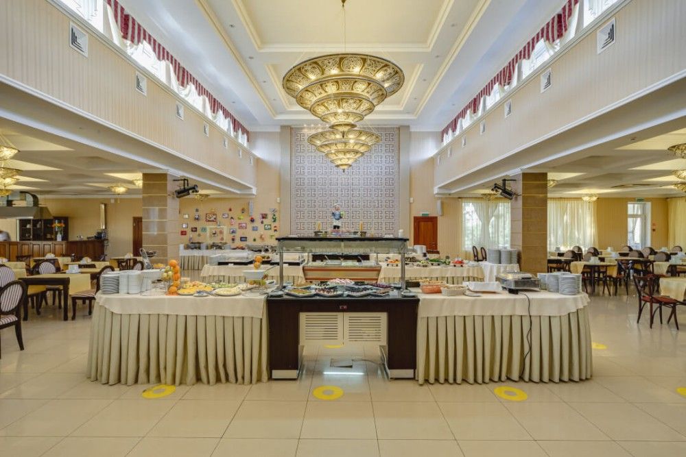 РАССВЕТЫ И ЗАКАТЫ (бывш. ЧЕРНОМОРЕЦ), санаторий (Песчаное) - 1