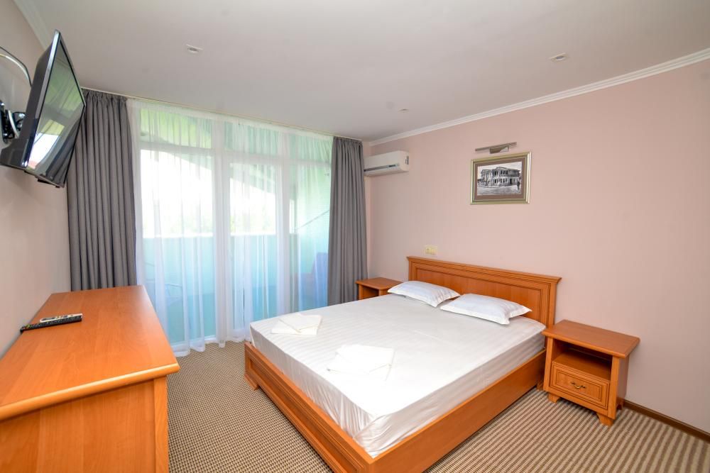 КОРОНА, отель (Евпатория) - 36