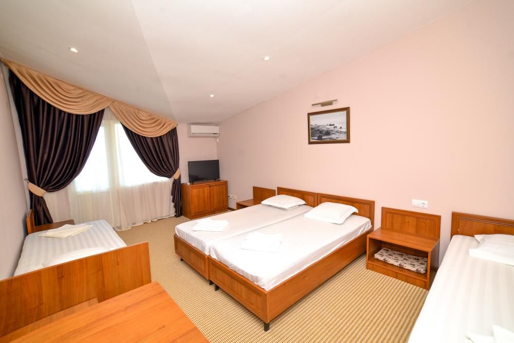 КОРОНА, отель (Евпатория) - 32