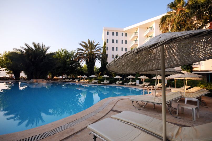 Tropical Hotel (only adults 16) - 6