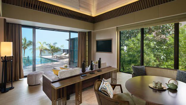 THE RITZ CARLTON - 34