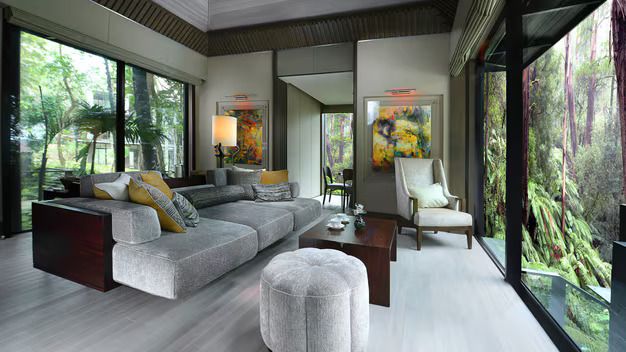 THE RITZ CARLTON - 33