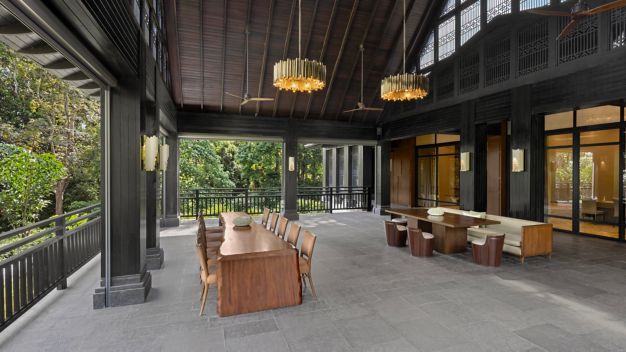 THE RITZ CARLTON - 24