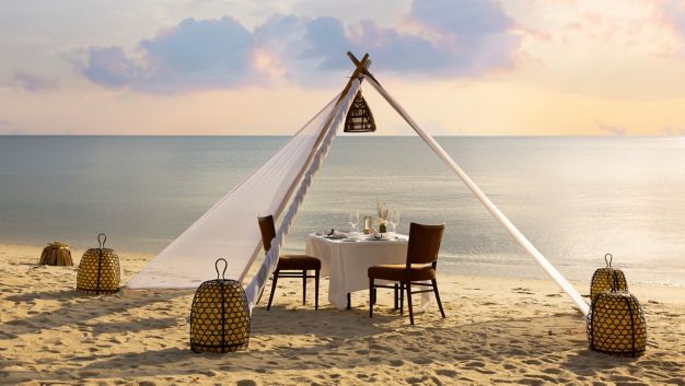 THE RITZ CARLTON - 23