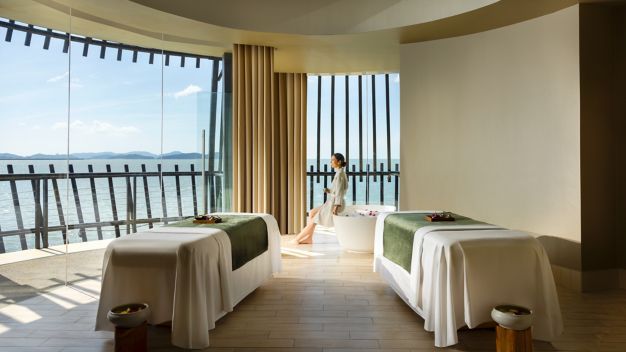 THE RITZ CARLTON - 21