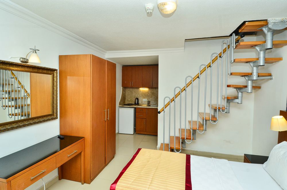 Tropic Beach Club Hotel - 4