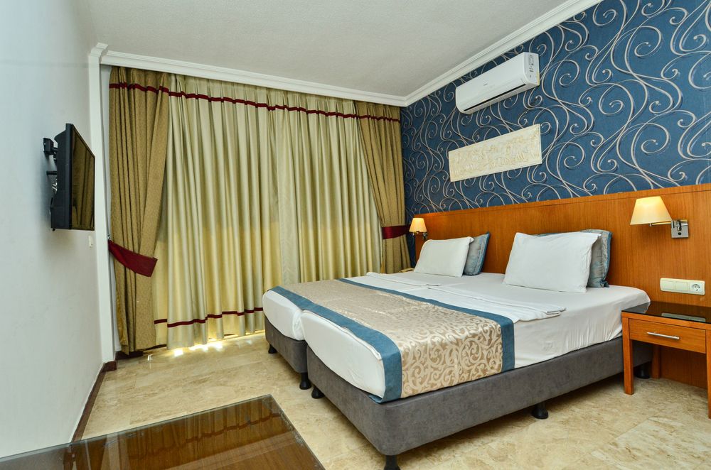 Tropic Beach Club Hotel - 1