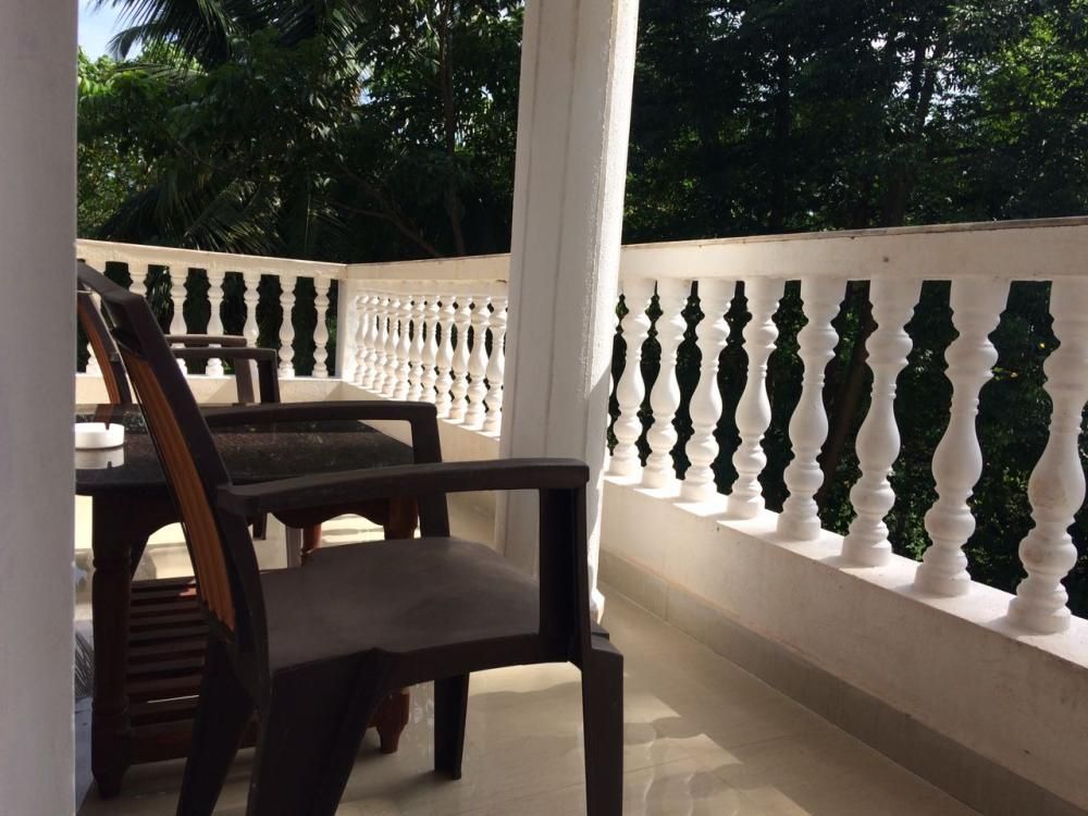 WHITE HOUSE BEACH APARTMENTS - 4