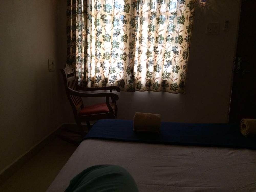 WHITE HOUSE BEACH APARTMENTS - 11