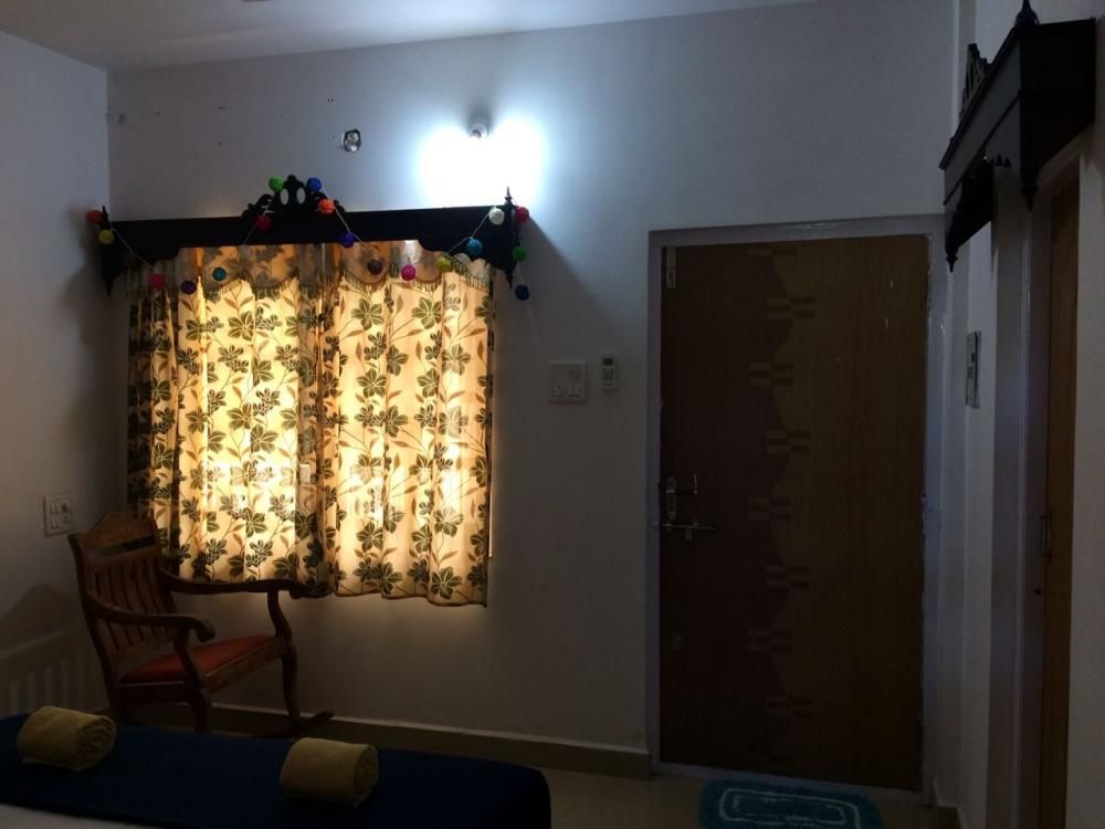 WHITE HOUSE BEACH APARTMENTS - 16