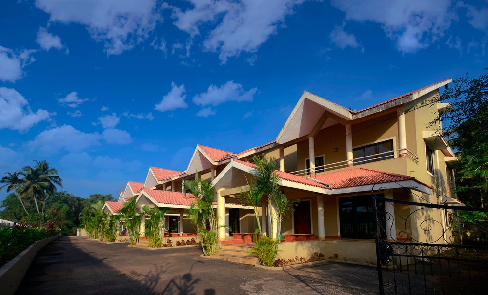 TREEHOUSE BLUE VILLAS - 1