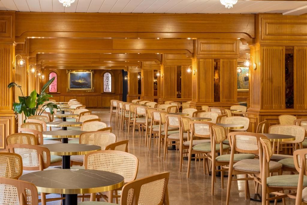 H TOP AMAIKA (only adults 16+) - 17