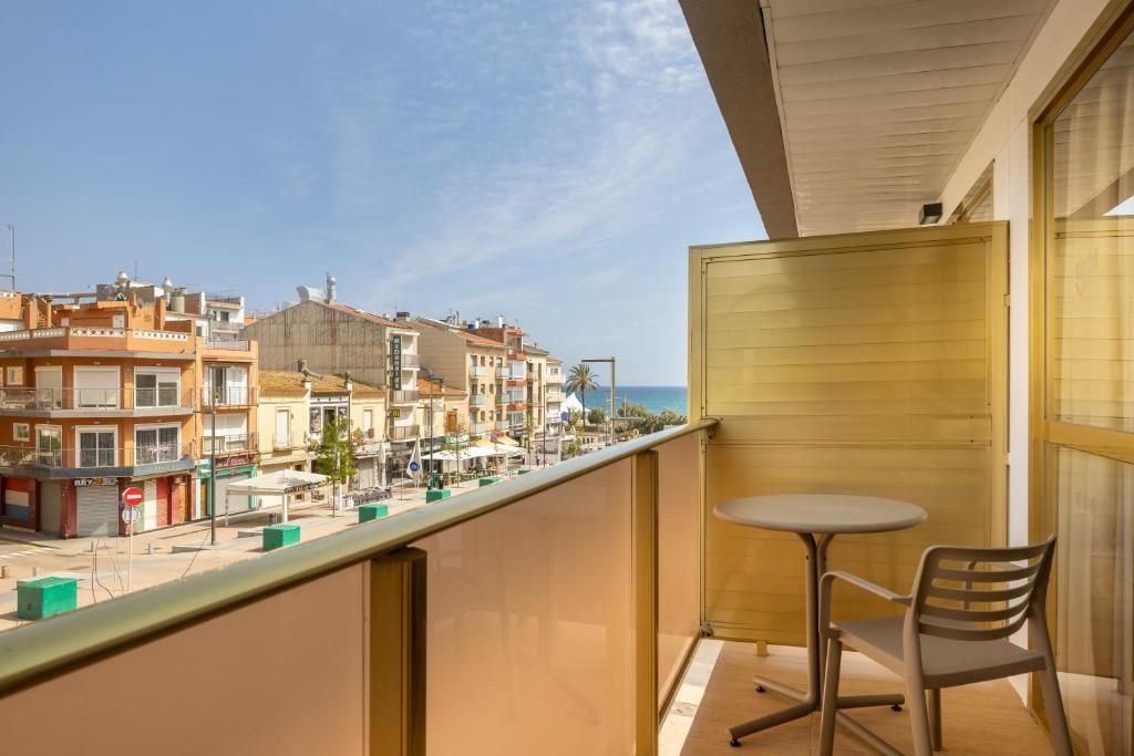 H TOP AMAIKA (only adults 16+) - 2