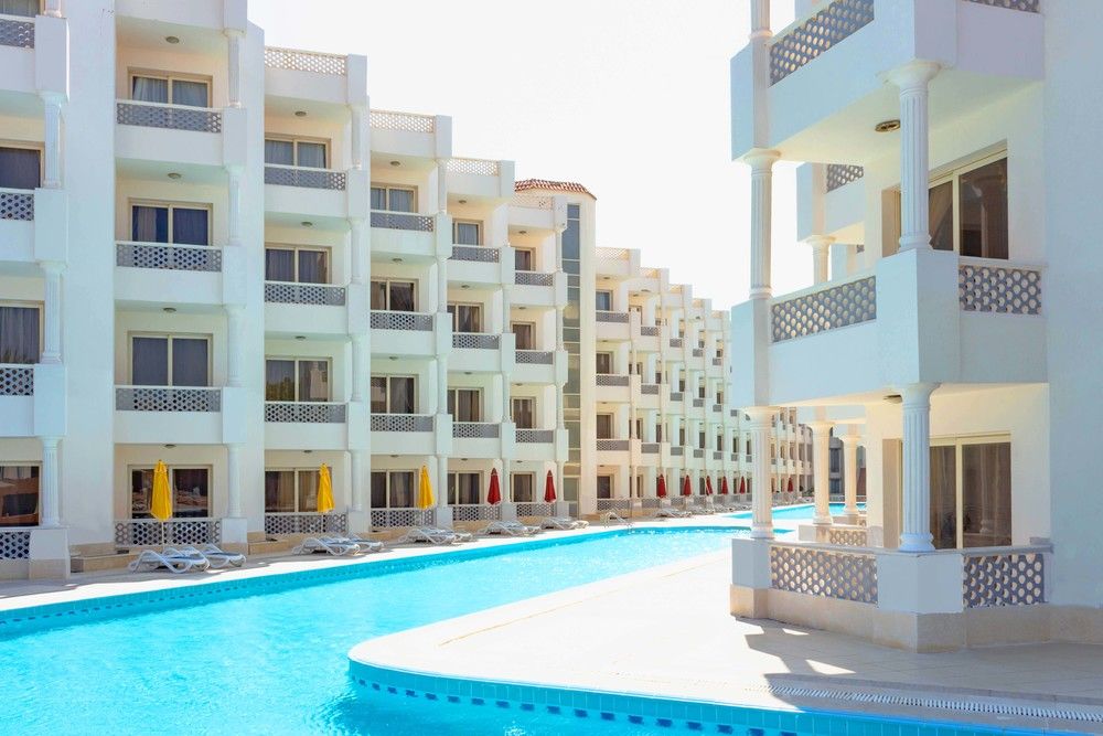 WHITE VALLEY PALACE - 2