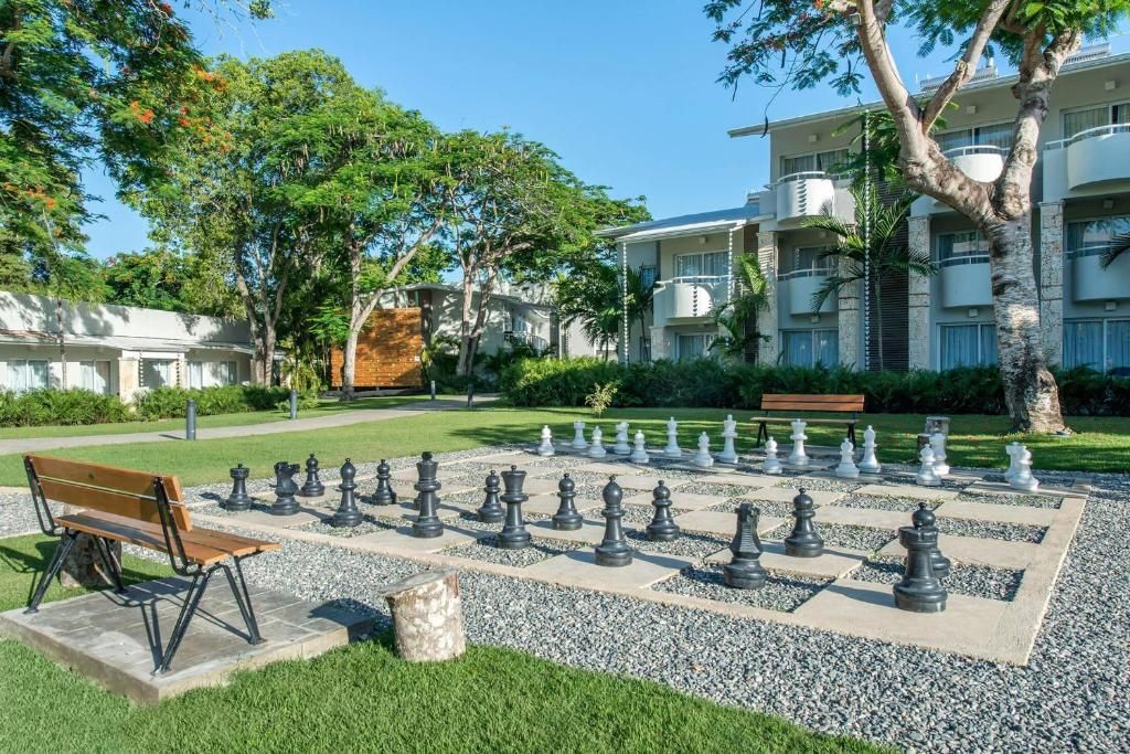 EMOTIONS BY HODELPA JUAN DOLIO - 12