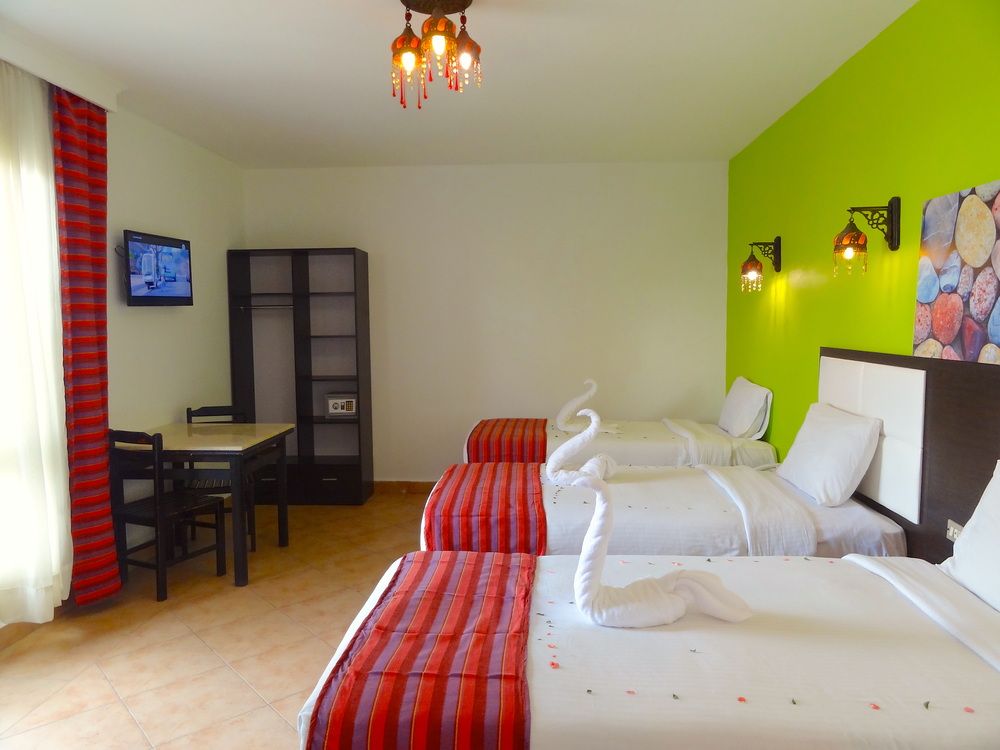 NAAMA BLUE HOTEL - 11