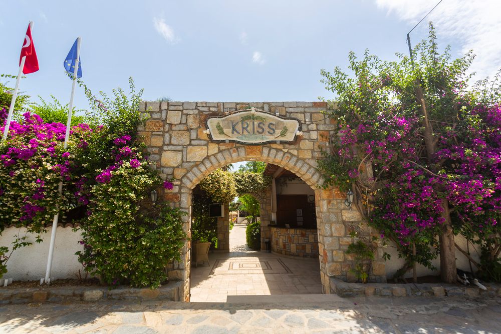 Kriss Hotel - 1