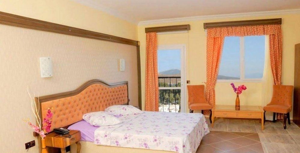 Phoenix Sun Hotel (ex. Palm Garden)  - 104