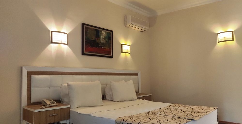 Phoenix Sun Hotel (ex. Palm Garden)  - 97