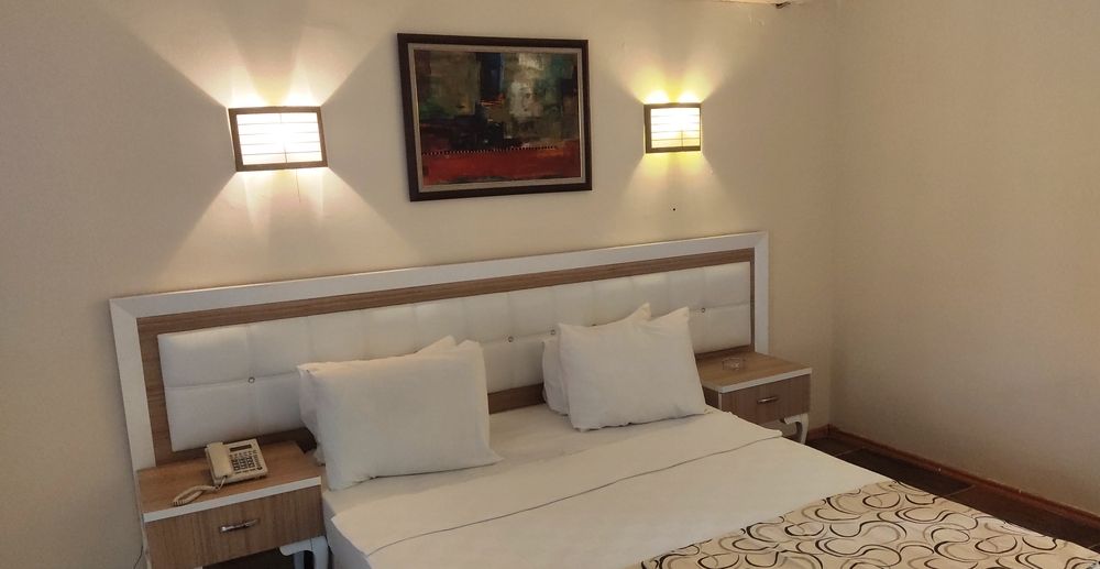 Phoenix Sun Hotel (ex. Palm Garden)  - 93