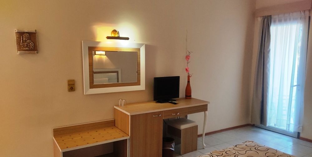 Phoenix Sun Hotel (ex. Palm Garden)  - 101