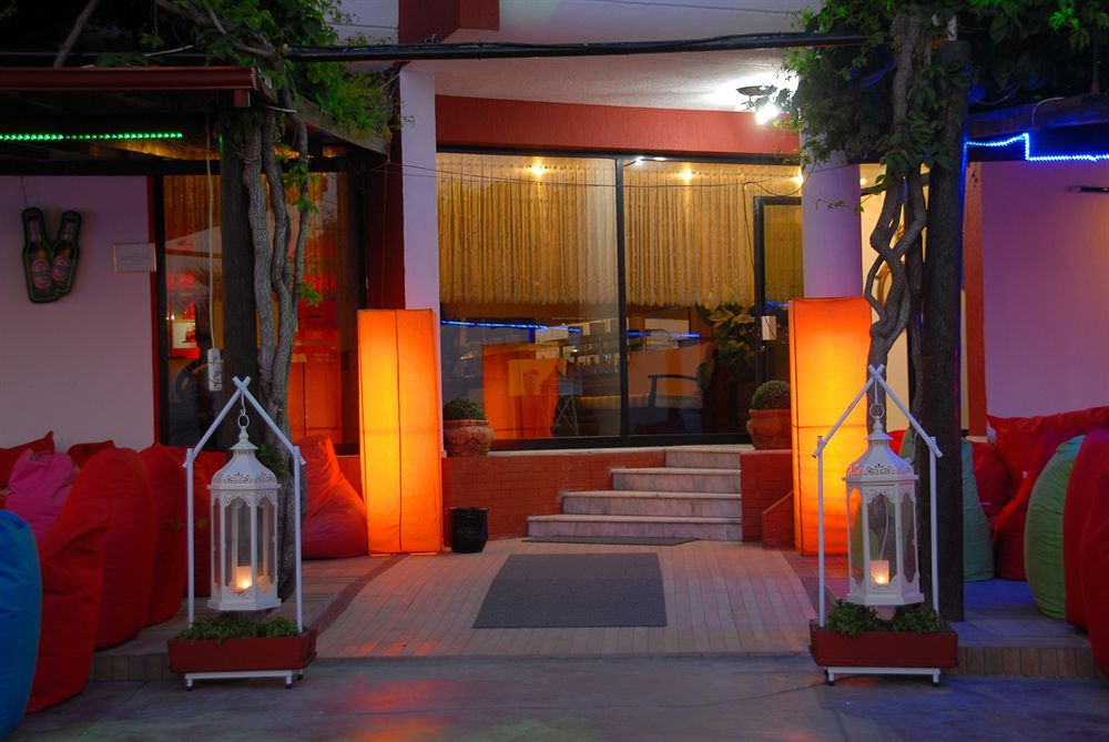 Sunday Beach Hotel - 9